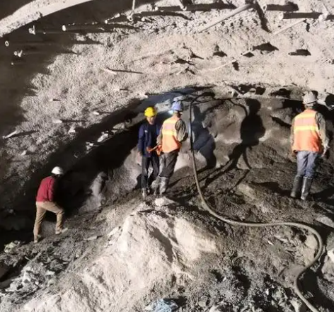 太和拱顶带模注浆料的施工流程及注意事项